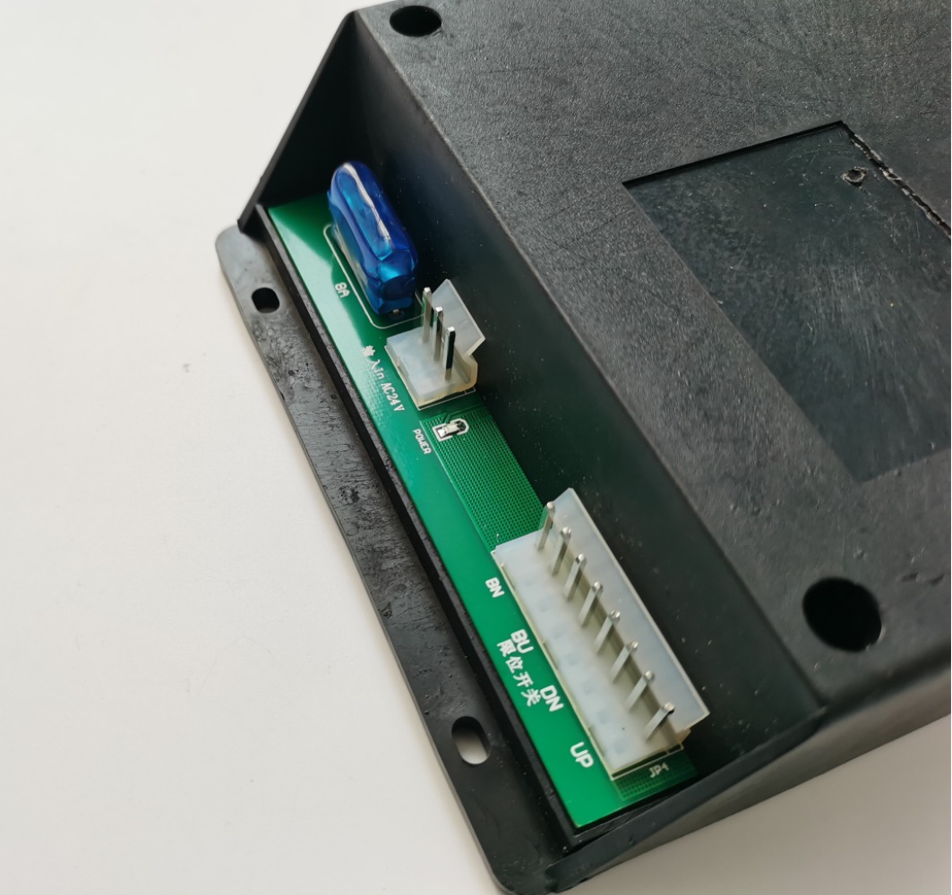 Dental Chair Control Box: Basi - Lab Equipment 评论和价格